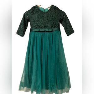 Girls formal dress. Emerald green. Size 5-6Y